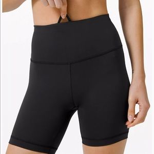 Wunder Under High Rise 6” biker shorts